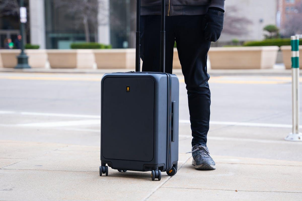 How to Organize Your Laptop and Accessories While Traveling