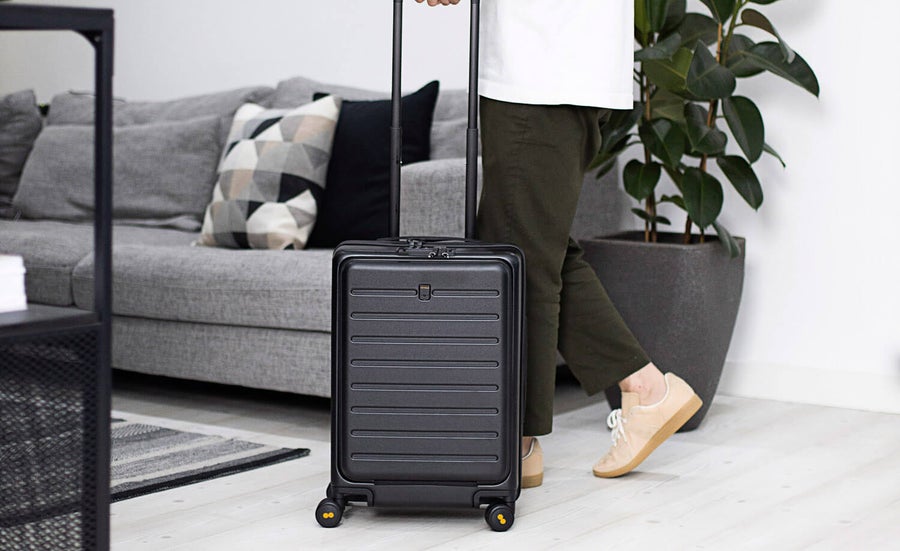 How A Luggage With A Laptop Compartment Can Save You Big-Time During Trips?