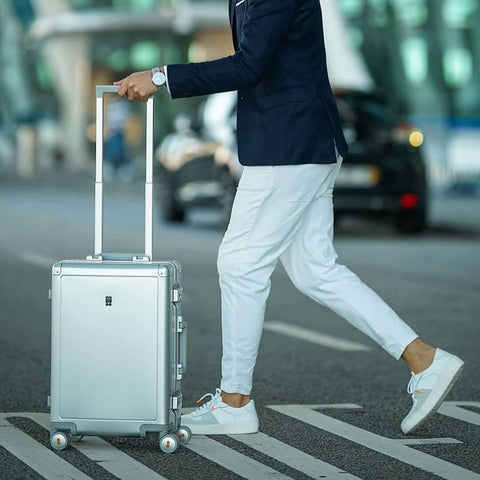Get the Best Travel Luggage Carry On From the Latest Collections of LEVEL8